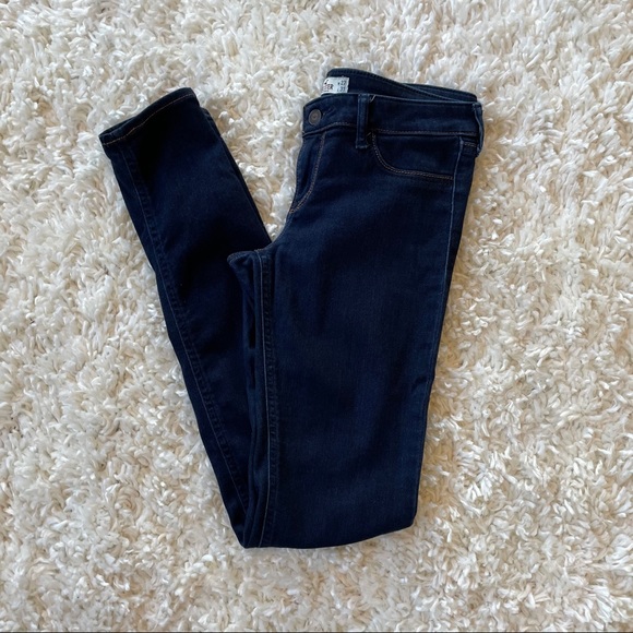 Hollister Denim - FLASH SALE 🖤🖤 HOLLISTER JEGGINGS 5L